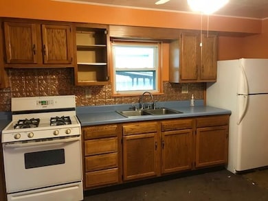 AMPLE CABINETRY WITH APPLIANCES