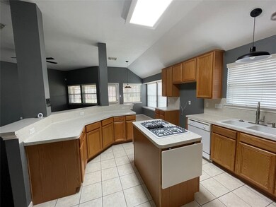 13647 Country Pine Ct, Tomball, TX 77375 - photo 3