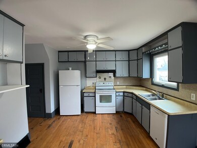 320 7th St S, Sauk Rapids, MN 56379 - photo 4