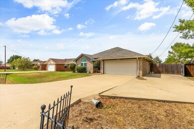 3940 Country Meadows Cir, Granbury, TX 76049 - photo 3