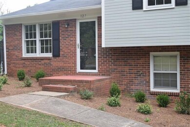 127 Sparrow Ln, Statesville, NC 28625 - photo 2