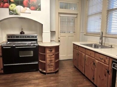 Kitchen 1