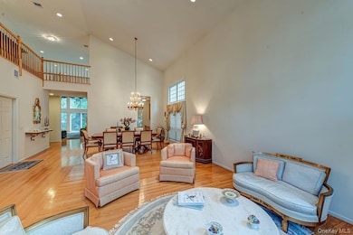 174 Sagamore Dr, Plainview, NY 11803 - photo 4