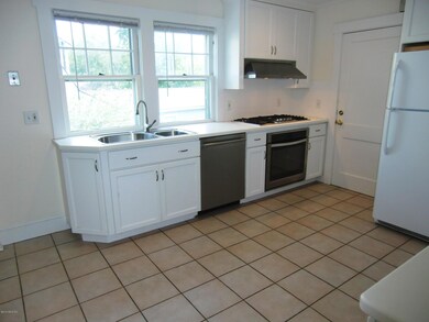 Kitchen w gas stove top