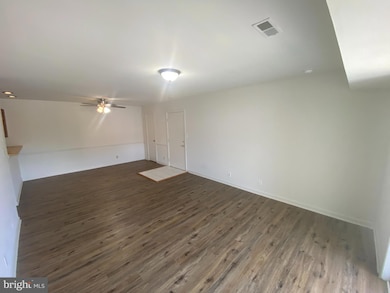 100 Chesterfield Ln unit 302, Stafford, VA 22556 - photo 5