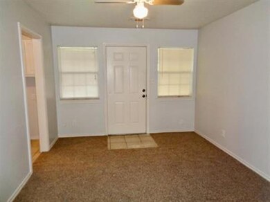818 W Texas St unit B, Denison, TX 75020 - photo 2