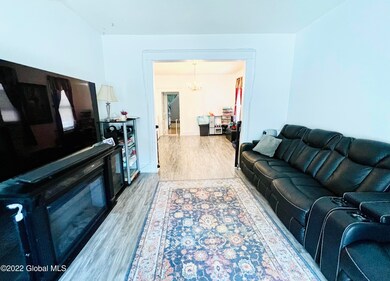 2029-2031 Campbell Ave - Living Room 2