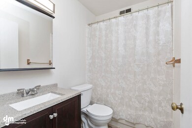 Bathroom 1_KI_08-SMALL