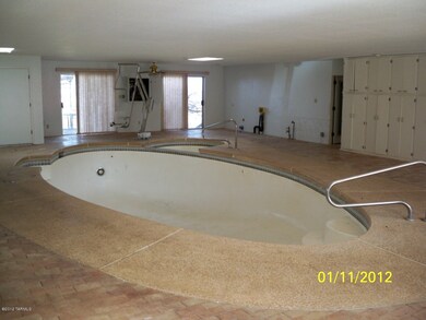 Indoor pool/spa