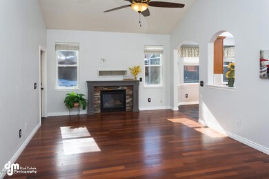 Living Room_DMD_3033-SMALL