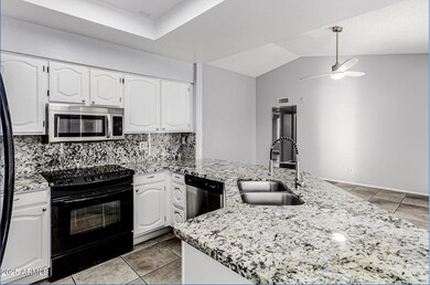 8043 W Dahlia Dr, Peoria, AZ 85381 - photo 3