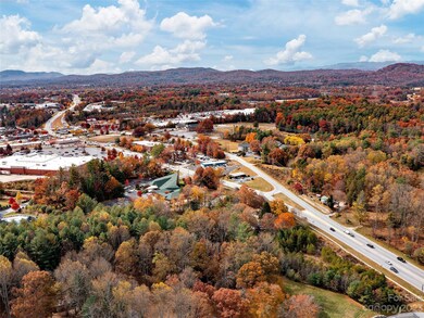 2620 Chimney Rock Rd, Hendersonville, NC 28792 - photo 4