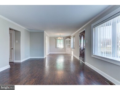 604 Glencroft Cir, Folcroft, PA 19032 - photo 7