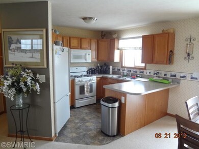 2268 Avalon View Dr NE unit 82, Cedar Springs, MI 49319 - photo 5