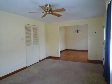 Living Room. FULL PICTURE OF LIVING ROOM LEADING I
