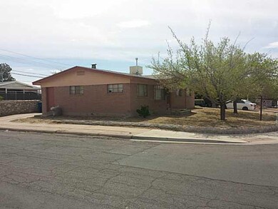 1054 Lomaland Dr, El Paso, TX 79907 - photo 3