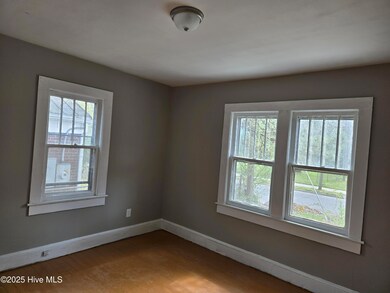 216 N Elm St, Williamston, NC 27892 - photo 6