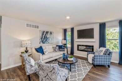 9912 NW 82nd Ave, Johnston, IA 50131 - photo 2