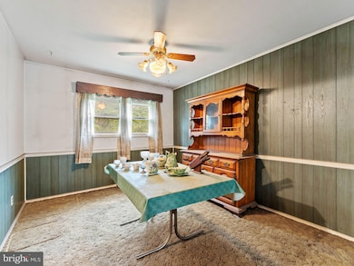 1625 Hillcrest Ln, Aston, PA 19014 - photo 6