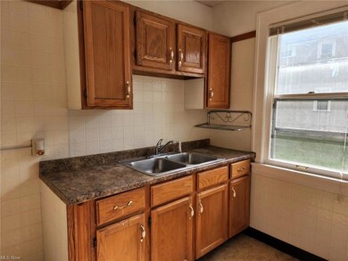 3407 Altamont Ave, Cleveland, OH 44118 - photo 2