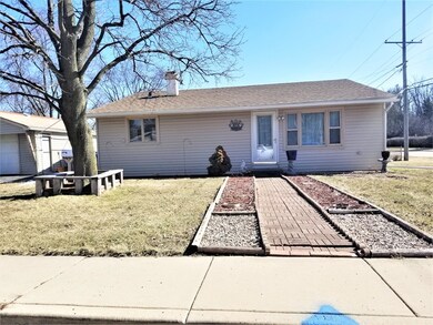 329 Delaware Ct, Carpentersville, IL 60110 - photo 3