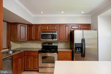 3944 Angelton Ct, Burtonsville, MD 20866 - photo 6