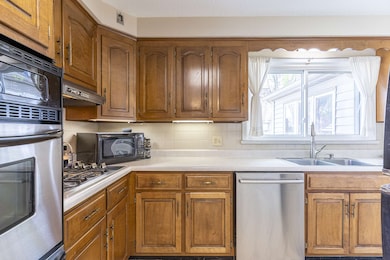 1123 Elm St, New Haven, IN 46774 - photo 4