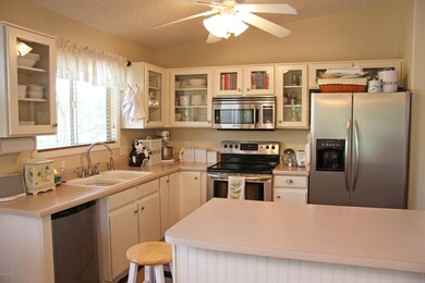 Upgraded Kitchen w/Stainless Appliances