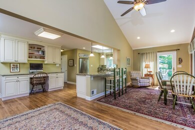 006-Foyer-2080938-medium
