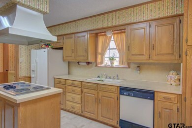 2104 Highmont Ct, Tyler, TX 75703 - photo 7