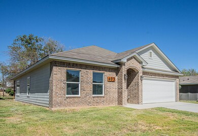 403 Royal St, Cleburne, TX 76031 - photo 2