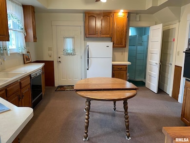 2206 Pacific St, Davenport, IA 52804 - photo 3