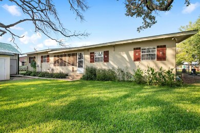 269 Bob Moritz Dr, Fredericksburg, TX 78624 - photo 2