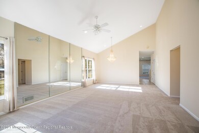 67 Freesia Ct, Holmdel, NJ 07733 - photo 4