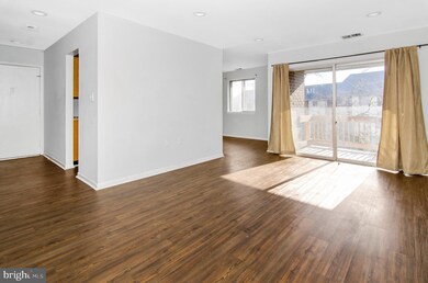 5025 Green Mountain Cir unit 6, Columbia, MD 21044 - photo 3