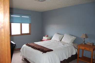 bedroom 1<|><|>