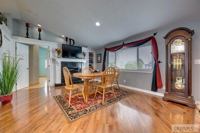 Dining Room w/ Gas Fireplace