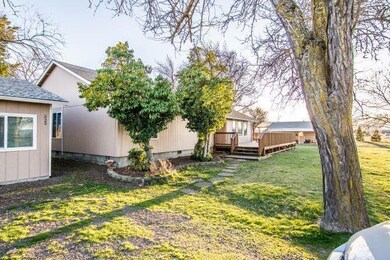 525 Judge Ln, Central Point, OR 97502 - photo 4