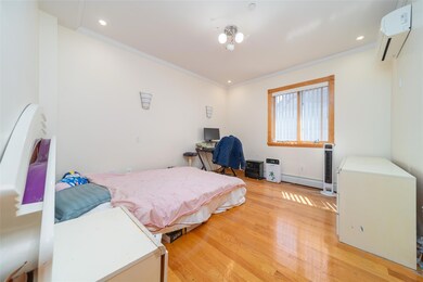 42-20 158th St, Flushing, NY 11358 - photo 5