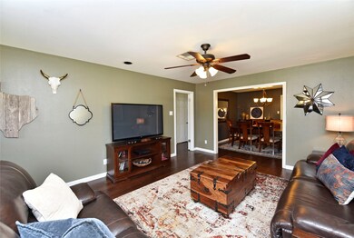 1327 Guese Rd, Houston, TX 77008 - photo 7