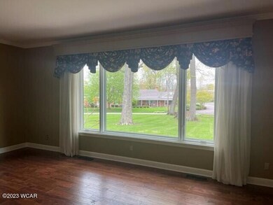 LR PICTURE WINDOW