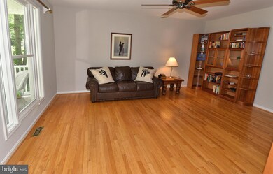1084 Pemberton Ln, Lothian, MD 20711 - photo 3