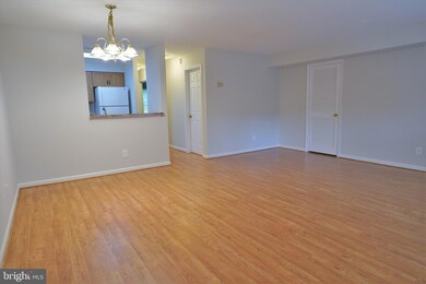 5837 Orchard Hill Ct, Clifton, VA 20124 - photo 2