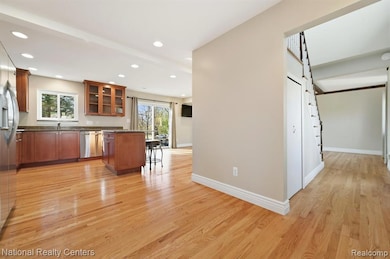 5595 Birdview Heights, Orchard Lake, MI 48324 - photo 7