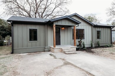 1204 Pecan St, Bonham, TX 75418 - photo 3