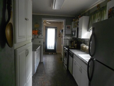 87 Park St, Gloversville, NY 12078 - photo 7