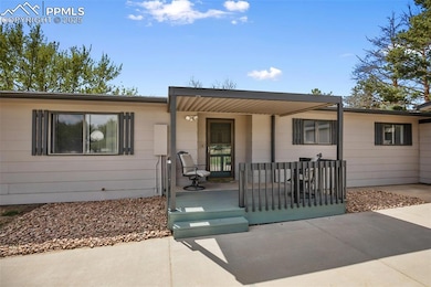 Welcoming porch!