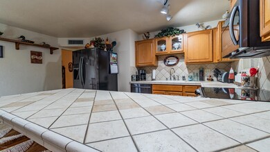 1850 E 8th Ave-18
