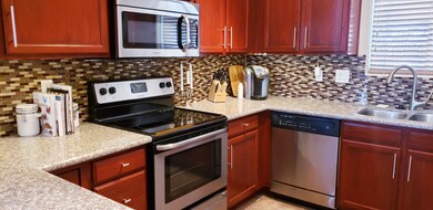 Kitchen Photo 2