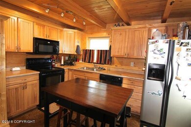 Float-Dining:Kitchen